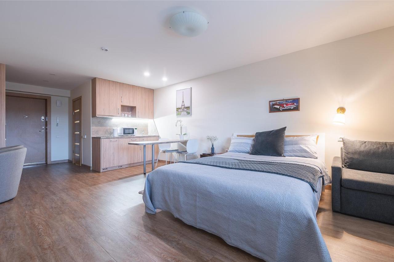 Gyneju Self Check-In Apartments VNO Esterno foto