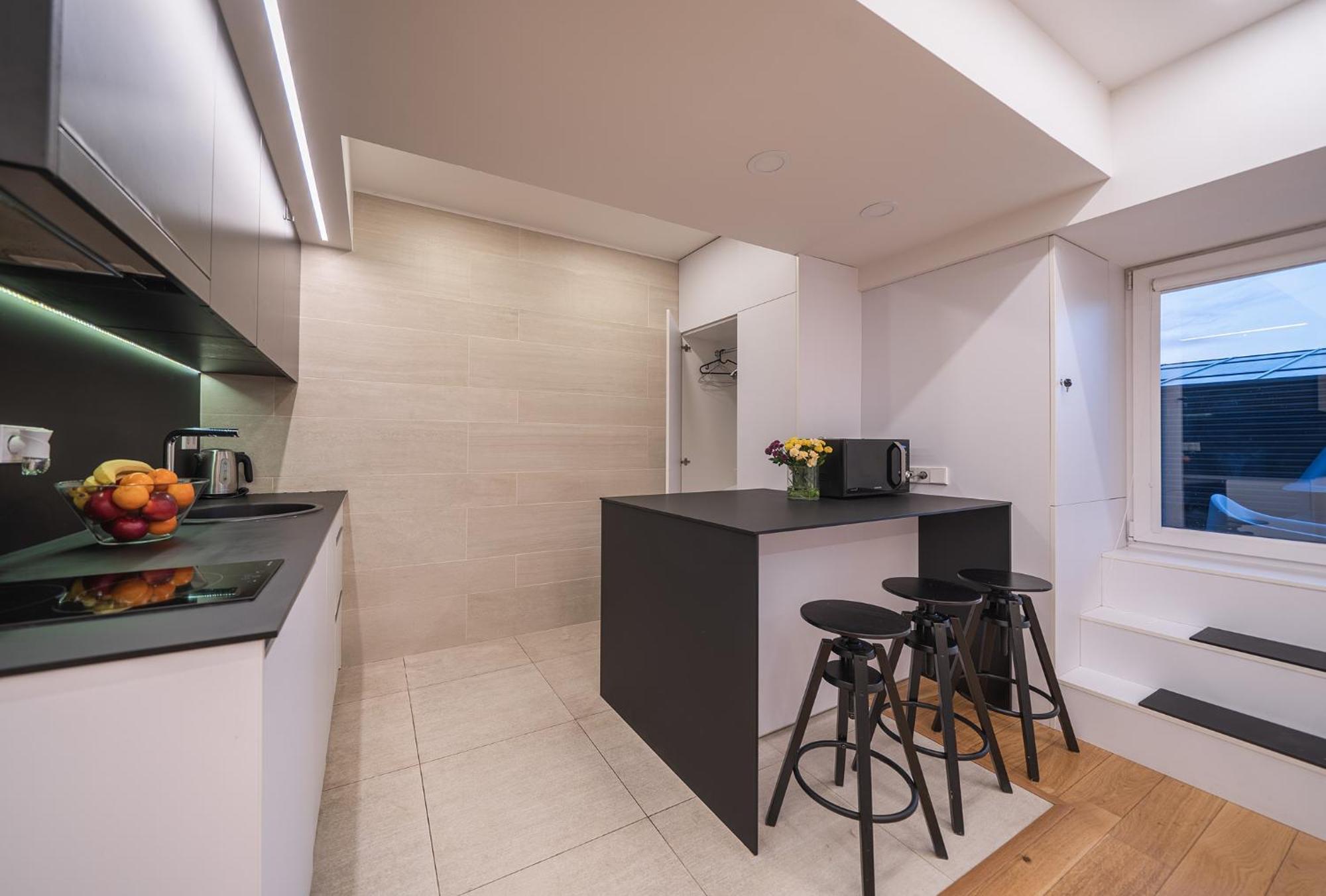 Gyneju Self Check-In Apartments VNO Esterno foto