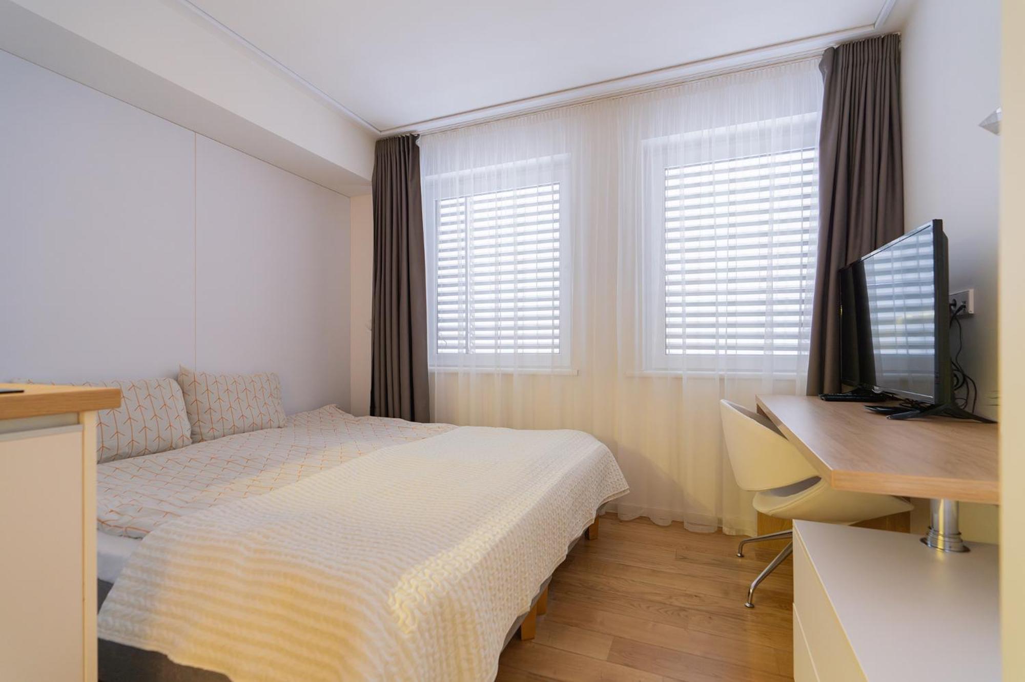 Gyneju Self Check-In Apartments VNO Esterno foto