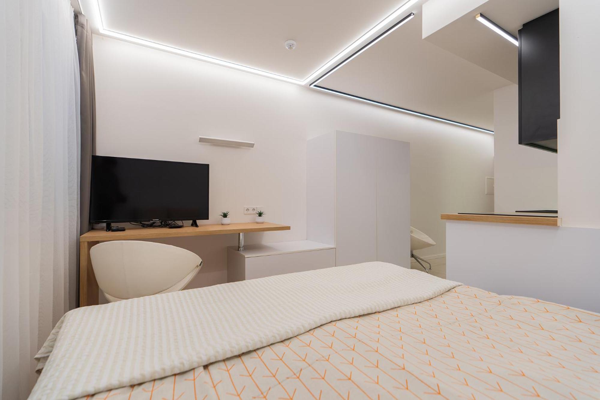 Gyneju Self Check-In Apartments VNO Esterno foto