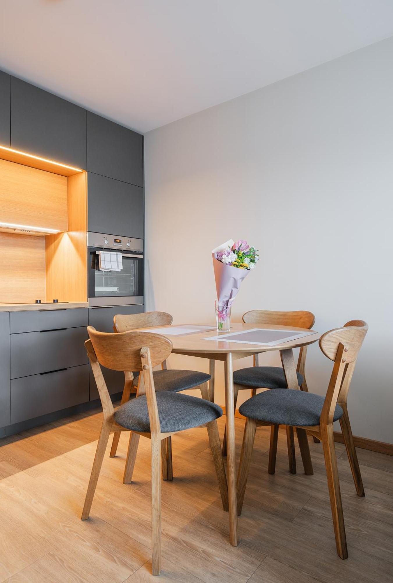 Gyneju Self Check-In Apartments VNO Esterno foto